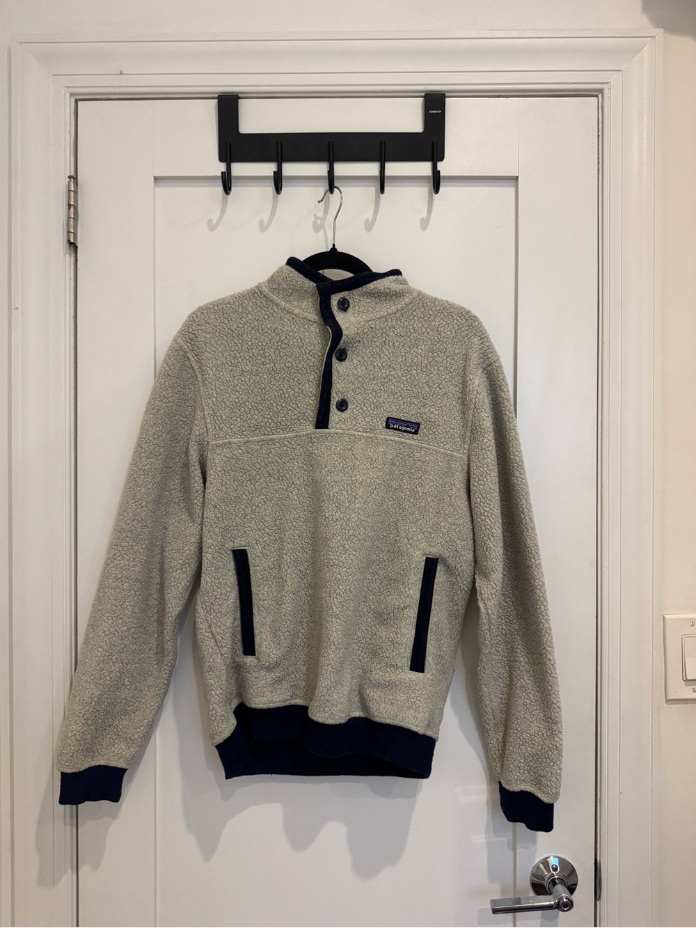 Patagonia Men’s Crewneck Sherpa Pullover - Light Gray with Navy Trim